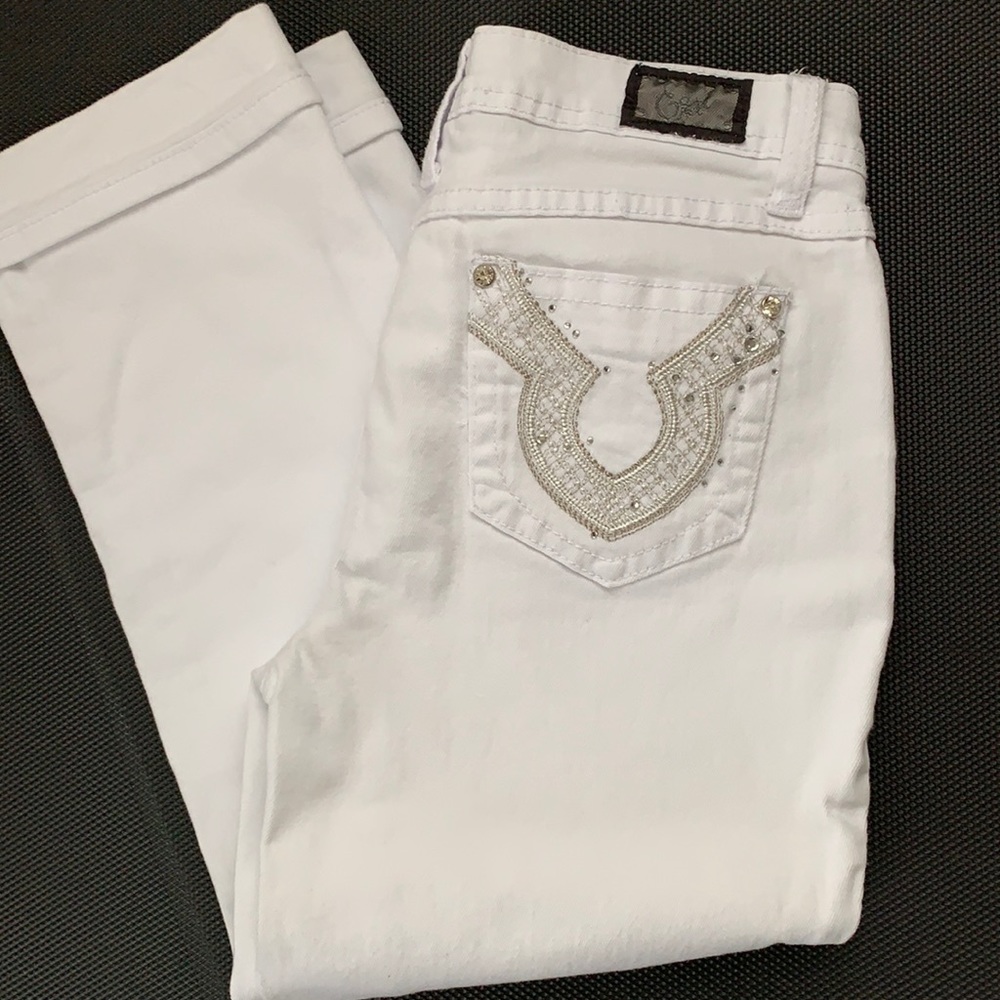 Like New White Denim Capris W/Rhinestone Detail